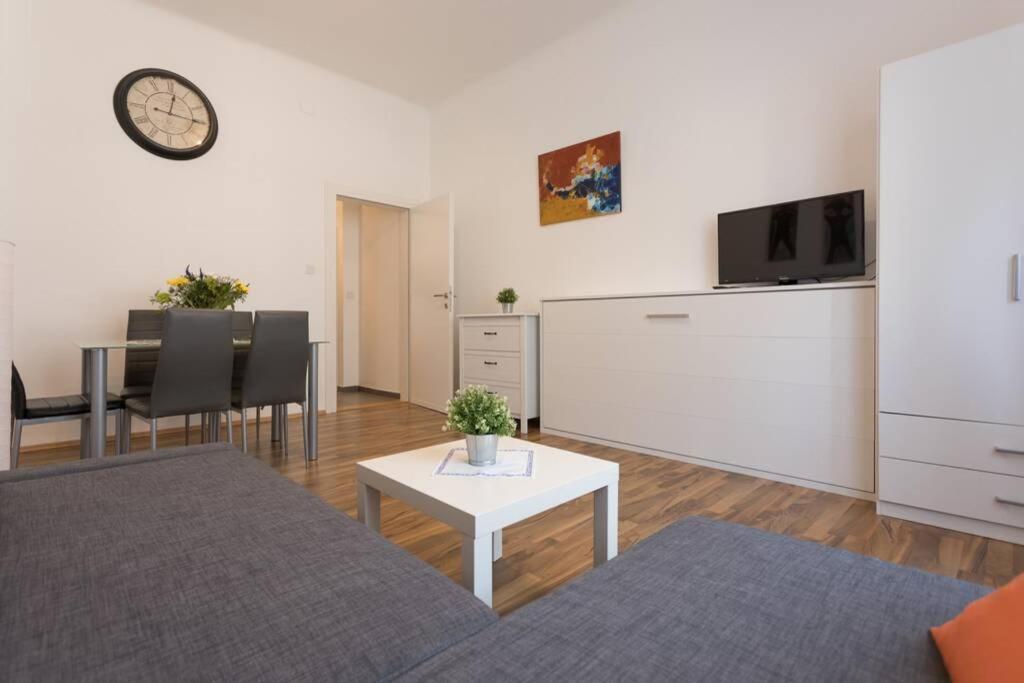 16 C&J'S Apartment Wien Ngoại thất bức ảnh