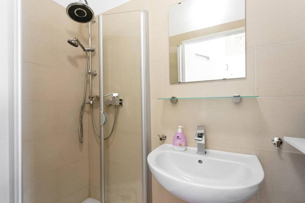 16 C&J'S Apartment Wien Ngoại thất bức ảnh
